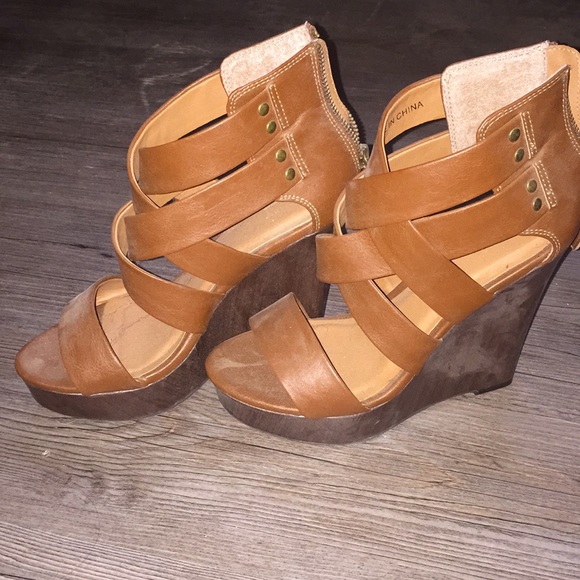 Heels - Picture 2 of 2